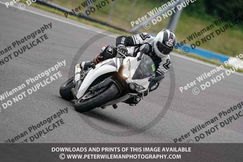 donington no limits trackday;donington park photographs;donington trackday photographs;no limits trackdays;peter wileman photography;trackday digital images;trackday photos